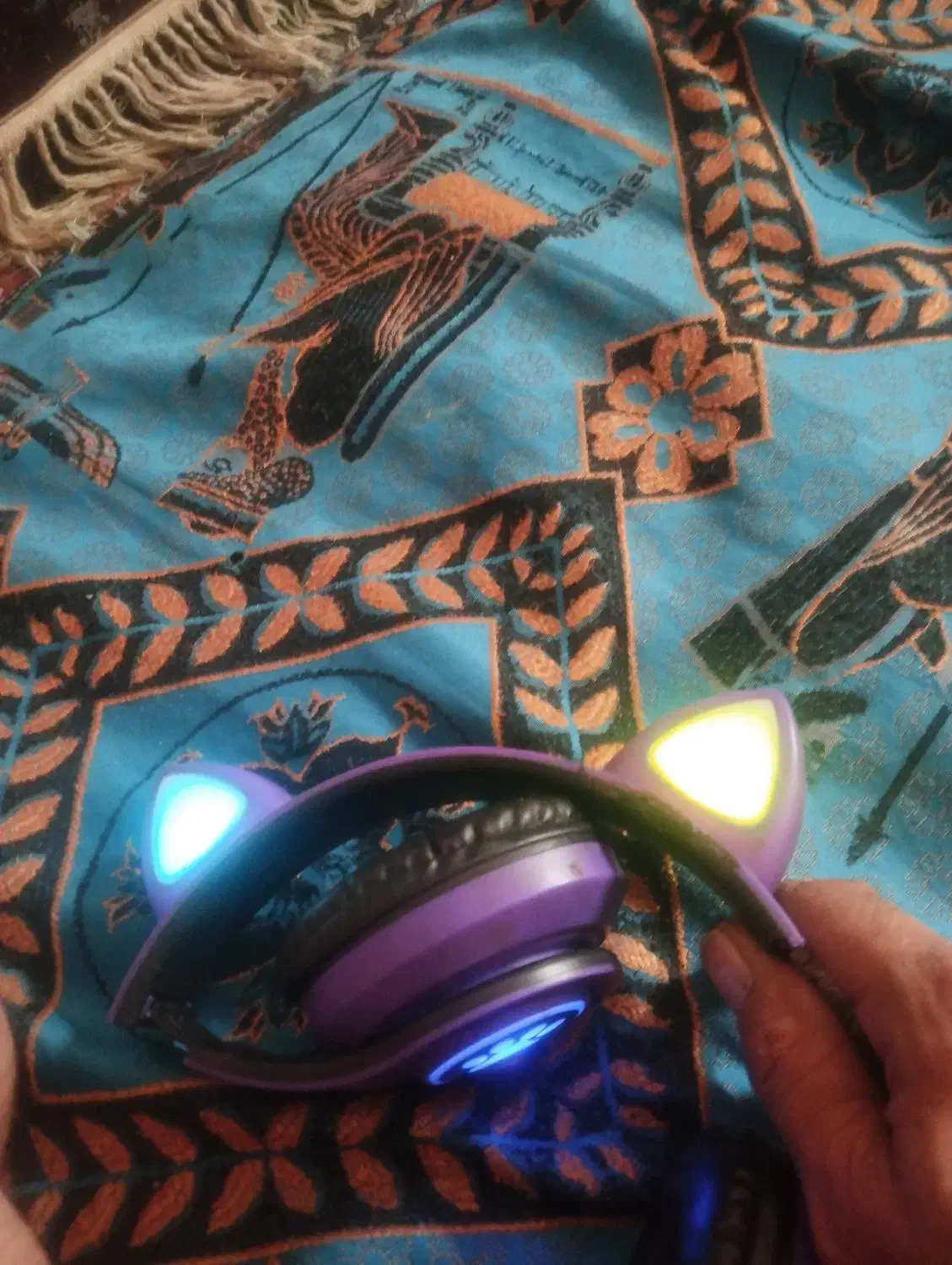 هدفون بلوتوث رم خور AUX سالم فقط ازیه طرف شکسته|صوتی و تصویری|زاهدان, |دیوار