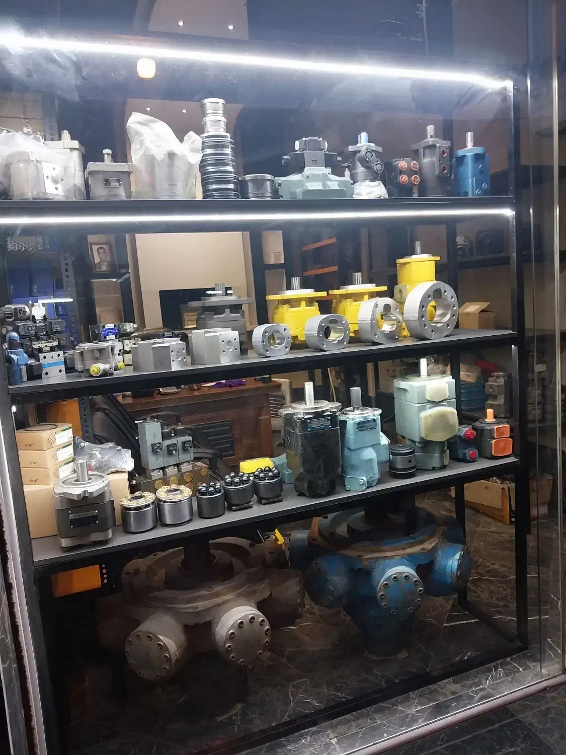 پمپ هیدرولیک|ماشین‌آلات صنعتی|تهران, هلال احمر|دیوار