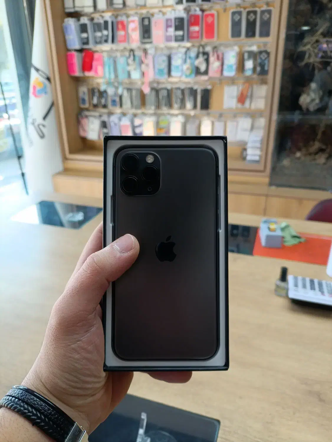 iPhone 11pro|موبایل|رباط‌کریم, رباط‌کریم|دیوار