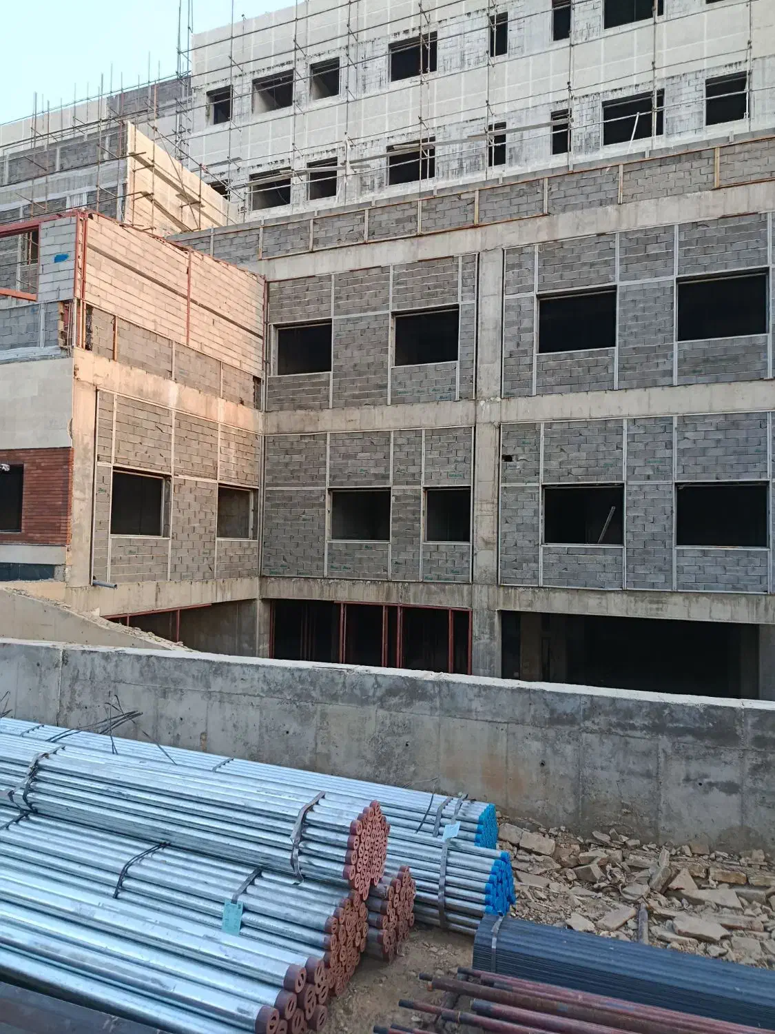 تعدادی استادکار آجرنما نیازمندیم|استخدام معماری، عمران و ساختمانی|رزن, |دیوار