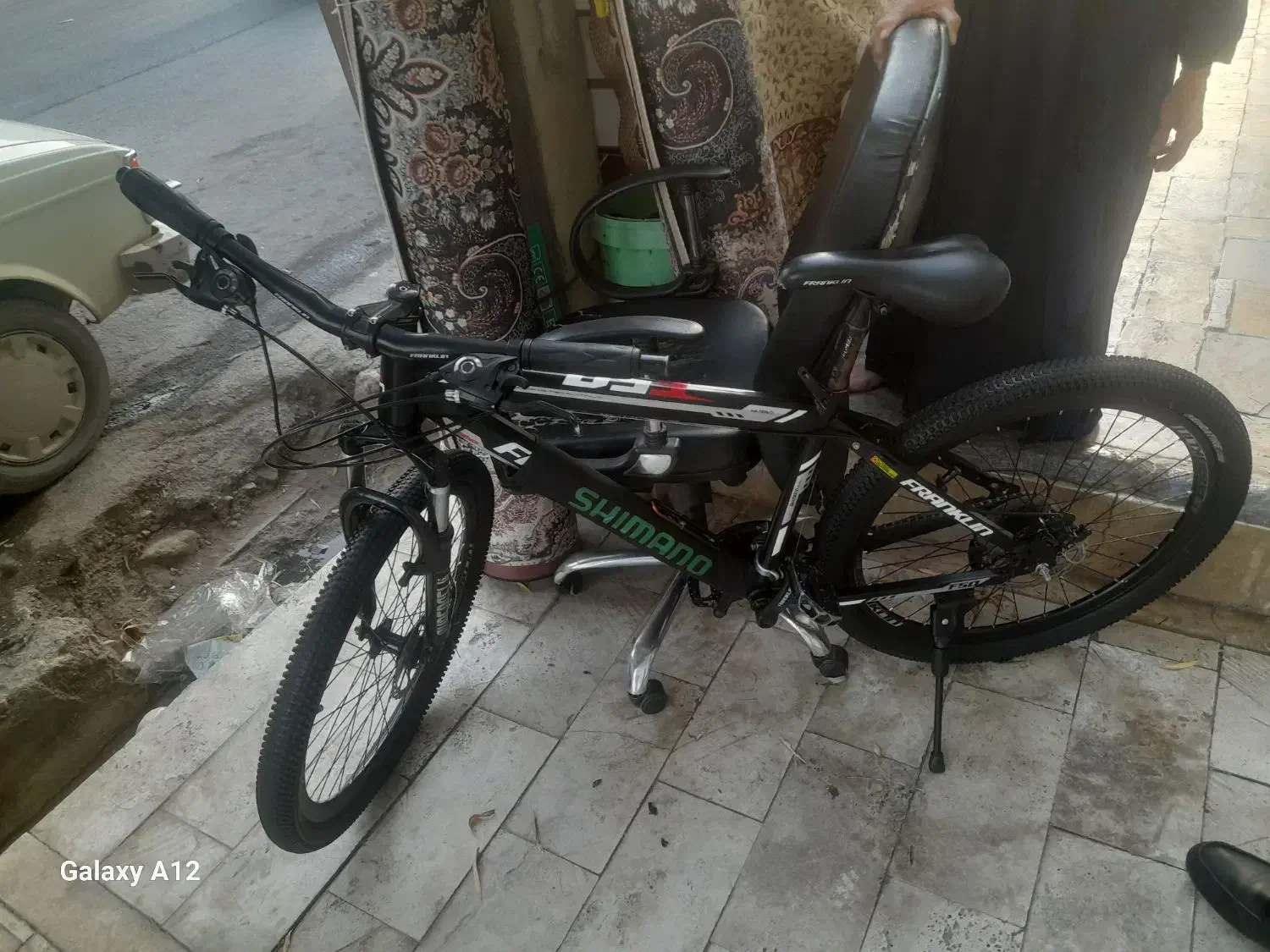 دوچرخه|دوچرخه، اسکیت، اسکوتر|شوط, |دیوار