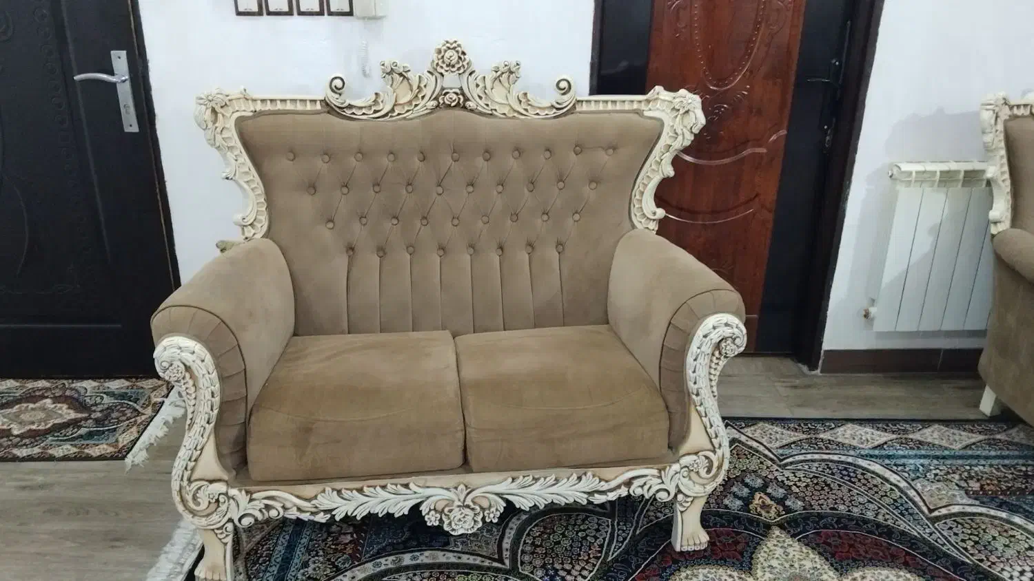 یک دست مبل ۷نفره سالم|مبلمان خانگی و میز عسلی|فومن, |دیوار