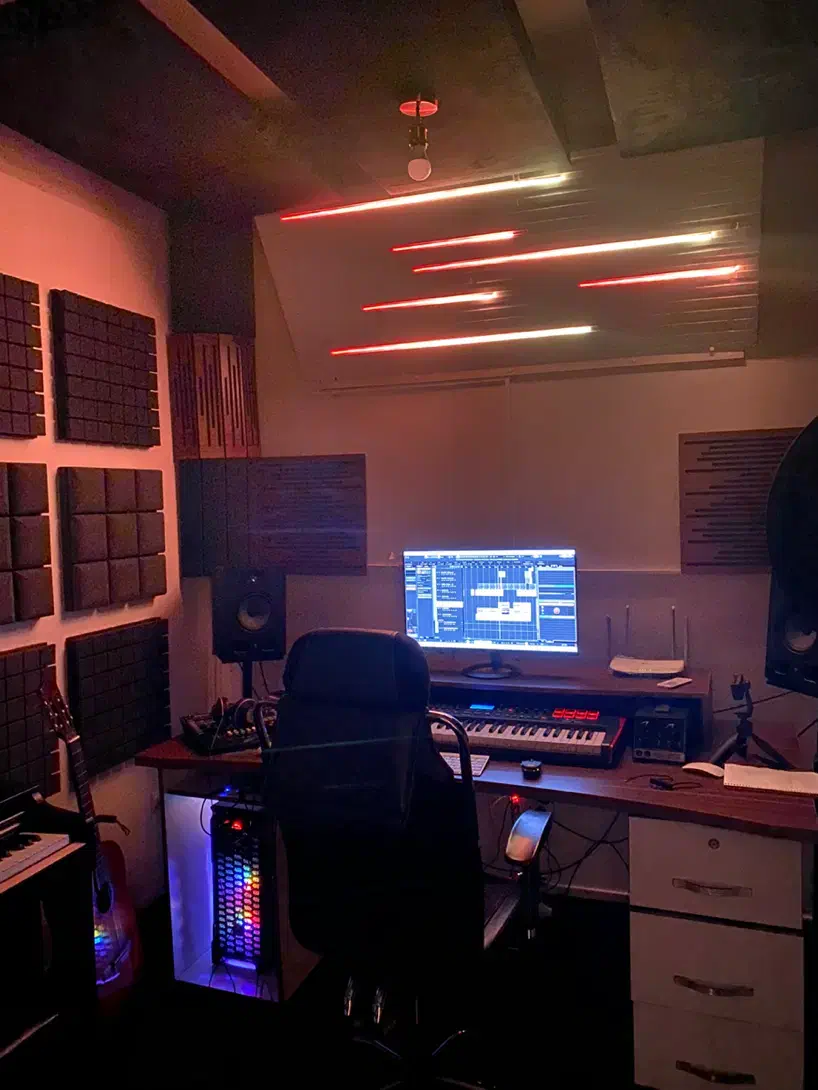 فراخوان جذب خواننده استودیو موسیقی اسپانسر|استخدام هنری و رسانه|تهران, پونک|دیوار