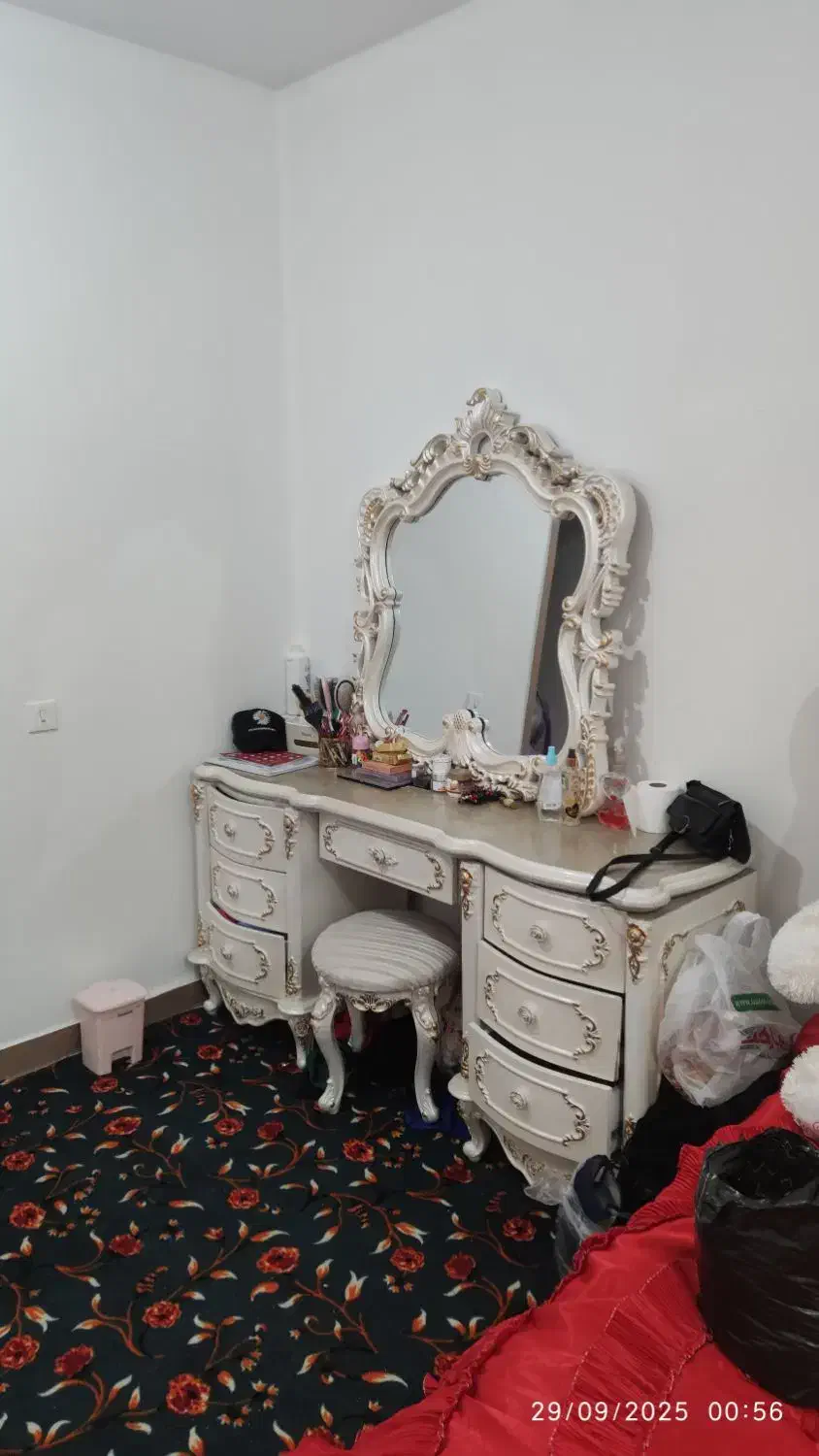 تخت خواب سلطنتی|تخت و سرویس خواب|اهواز, بهارستان|دیوار