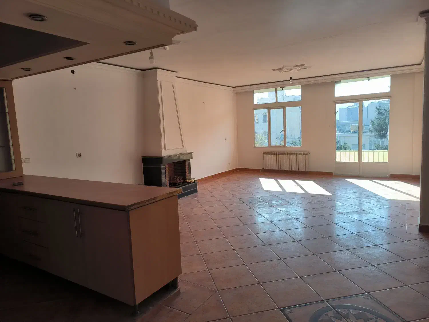 ۱۴۰ متر سه خواب بهار تهرانپارس غرق نور طبقه آخر