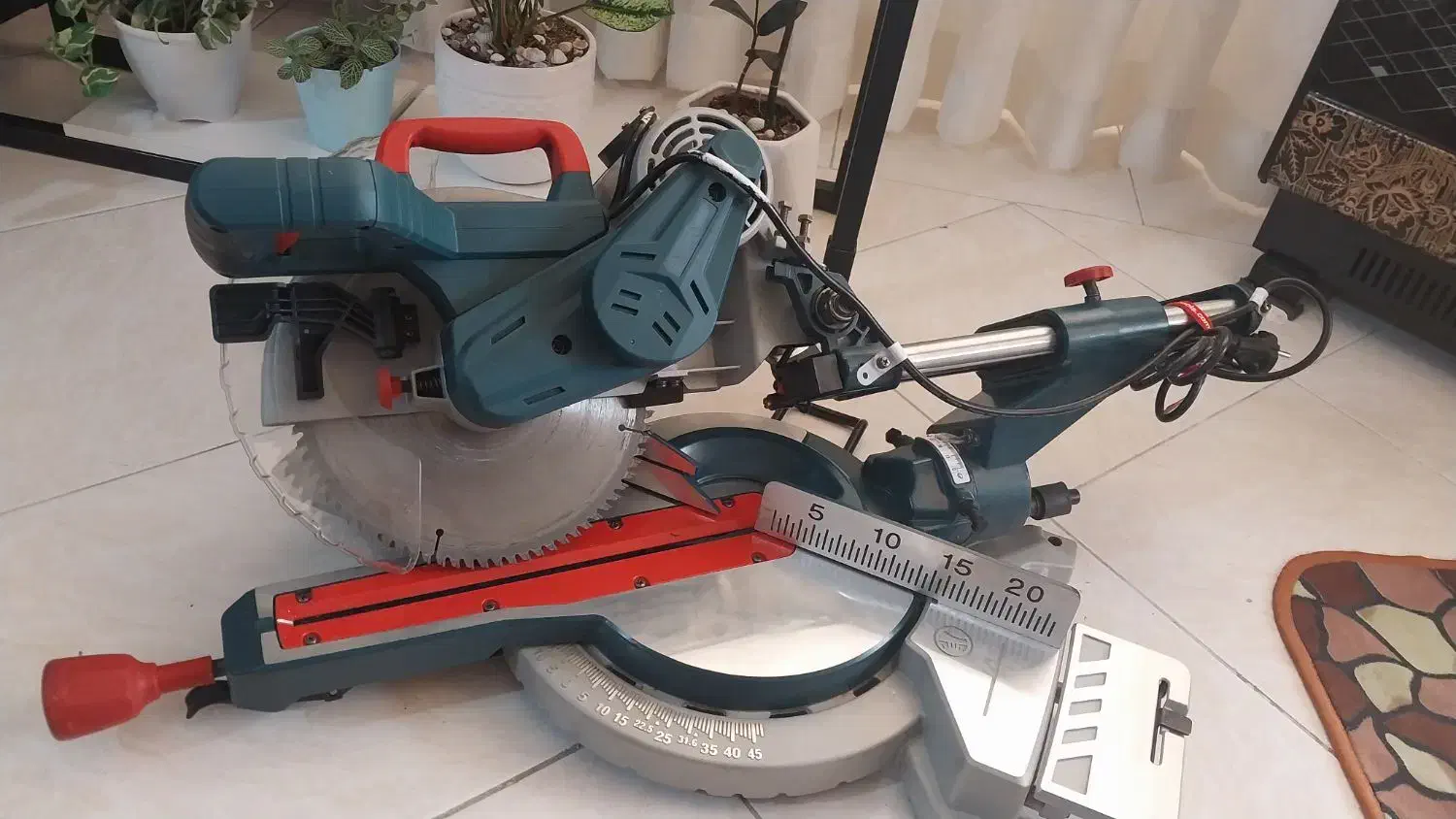 فارسی بر رونیکس ۵۳۰۲|ابزارآلات|اندیشه, اندیشه فاز ۳|دیوار