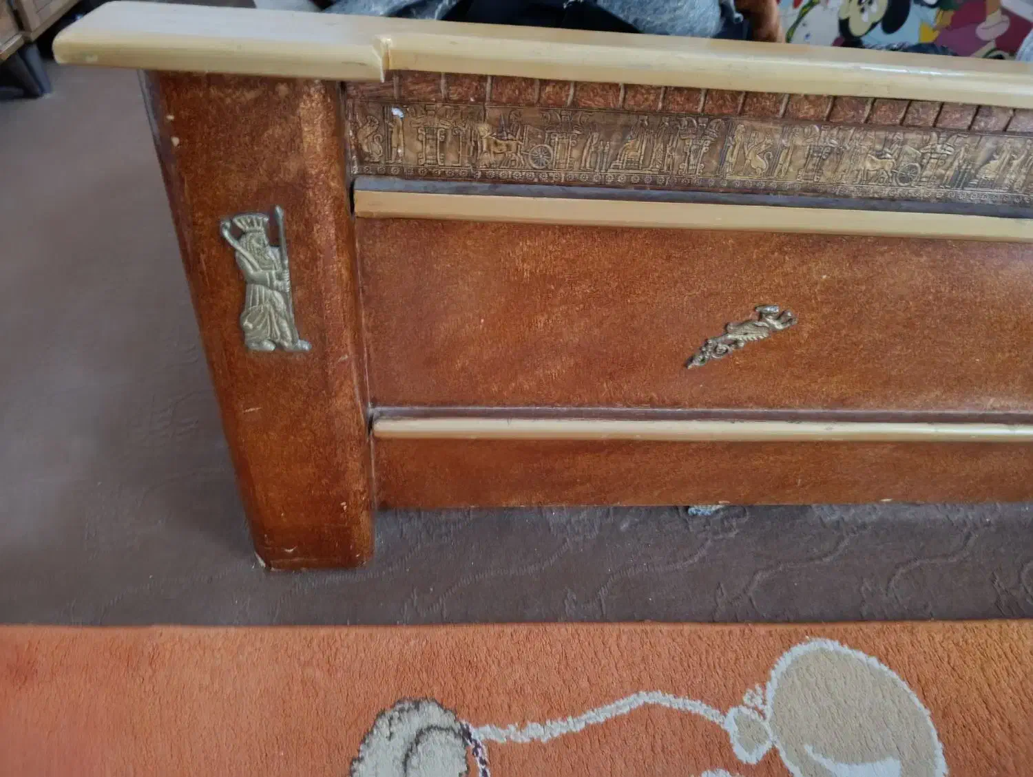 مبل وتخت|تخت و سرویس خواب|قائن, |دیوار