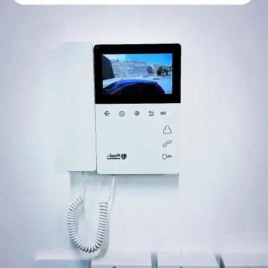 آیفونتون مشکل داره یا خورده کاری برقی داری بزنگ|خدمات پیشه و مهارت|کاشان, زیارتی|دیوار