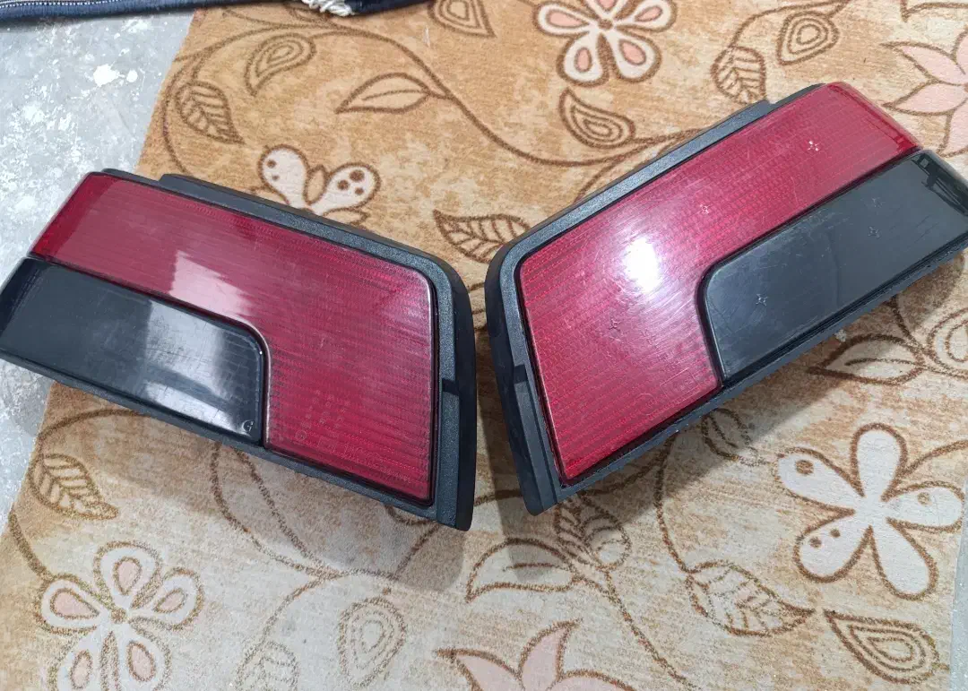 چراغ خطر و لاستیک|قطعات یدکی و لوازم جانبی|همدان, |دیوار