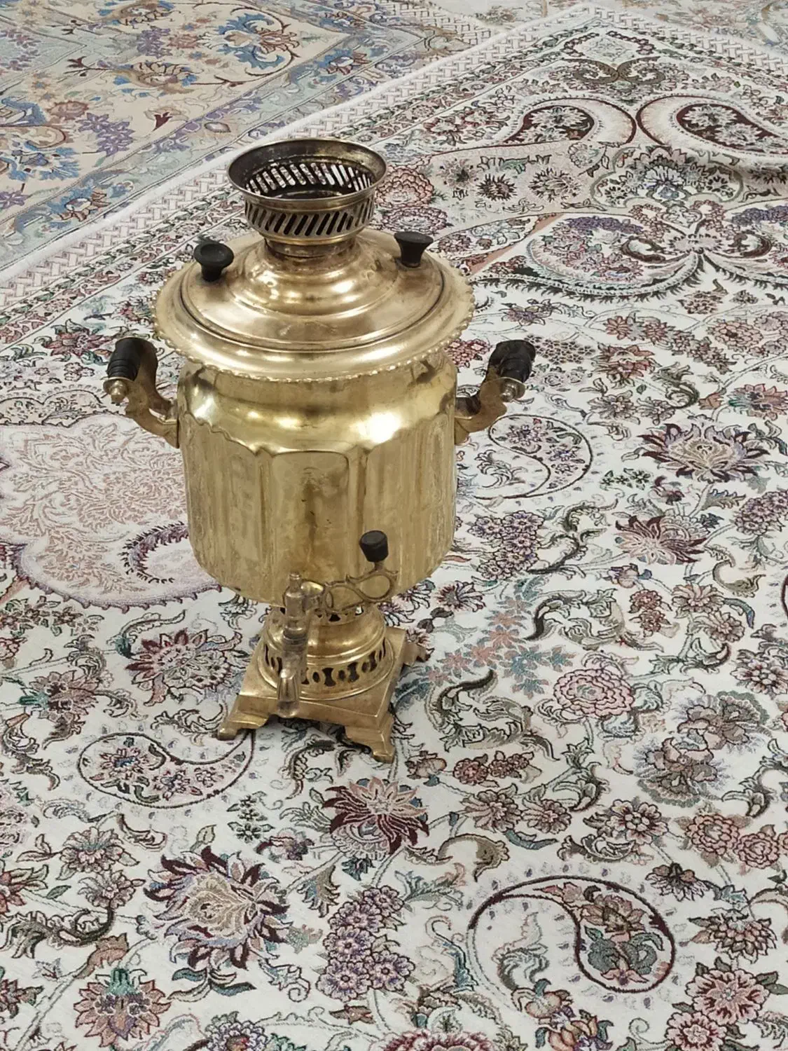 سماور قدیمی اصلی برنزی|سماور، چایساز، قهوهساز|مراغه, |دیوار