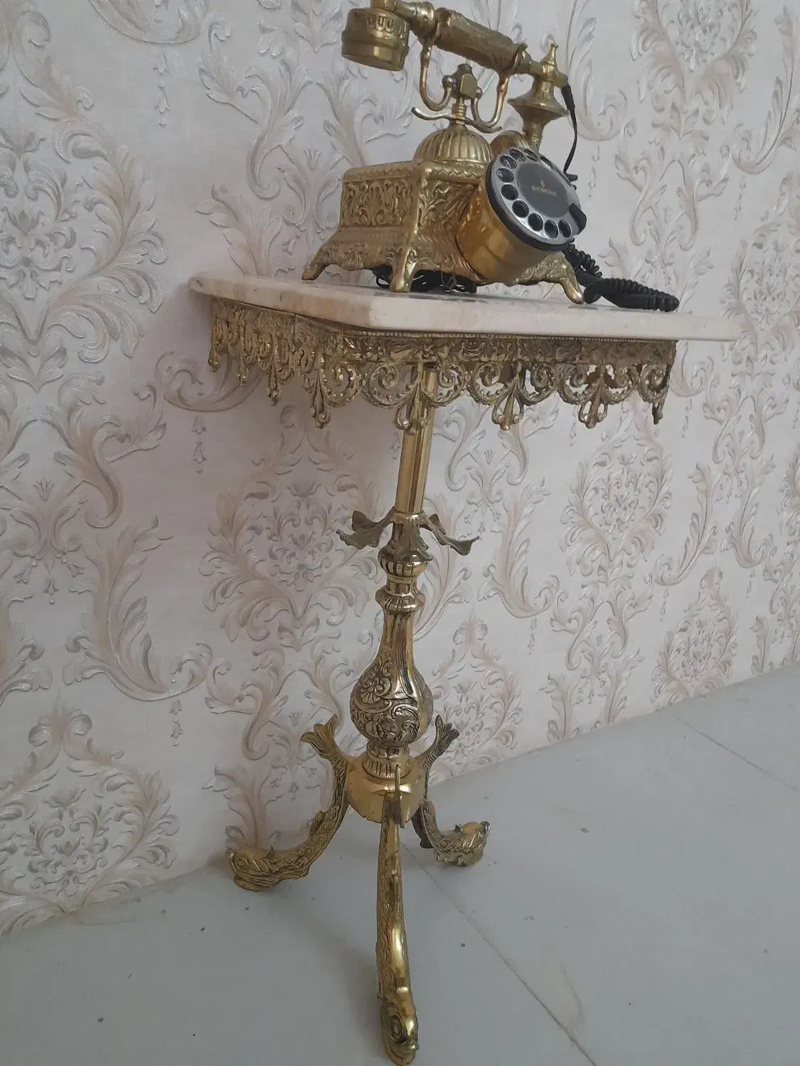 تلفن و میزتلفن برنزاصلی|میز تلفن|کرمانشاه, |دیوار