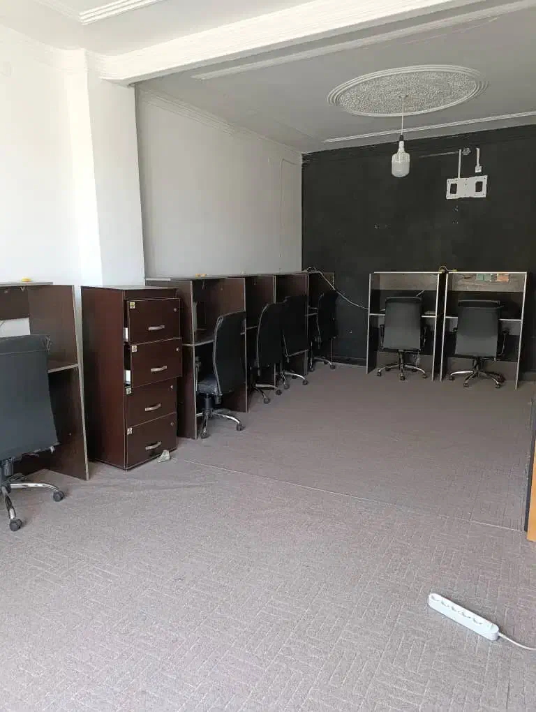 میز مطالعه و صندلی چرخ دار|میز تحریر و کامپیوتر|یاسوج, |دیوار