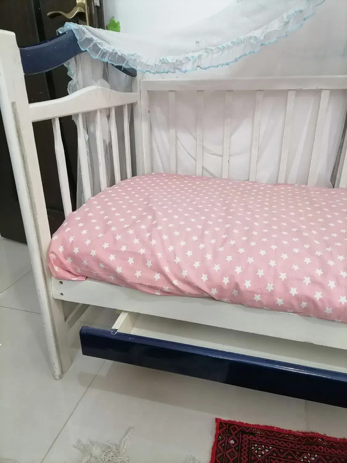 تخت بچه سورمه ای سفید|تخت و صندلی بچه|قم, بنیاد|دیوار