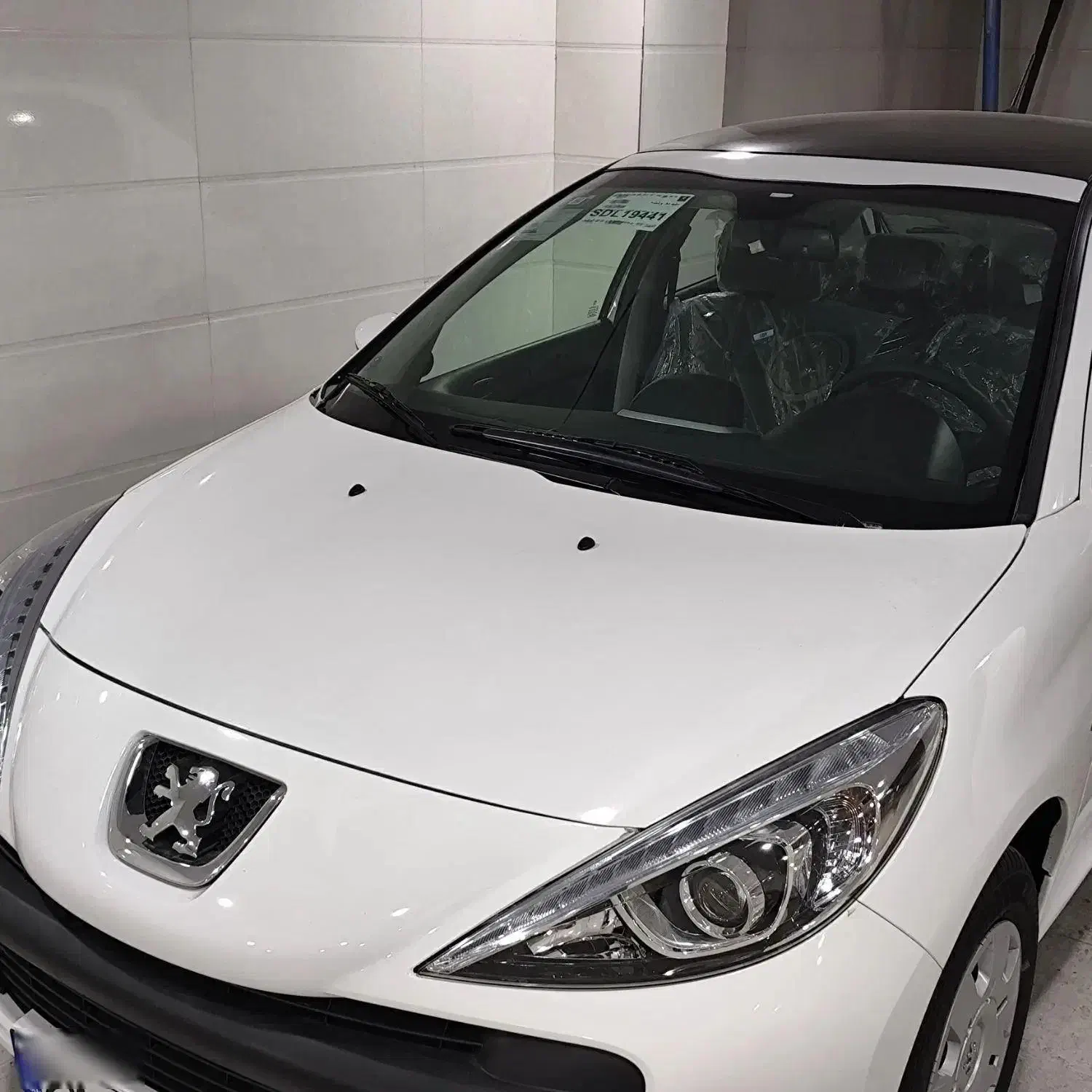 پژو ۲۰۷i - سقف شیشه ای ۱۴۰۴|خودرو سواری و وانت|رشت, شهرک پردیسان|دیوار