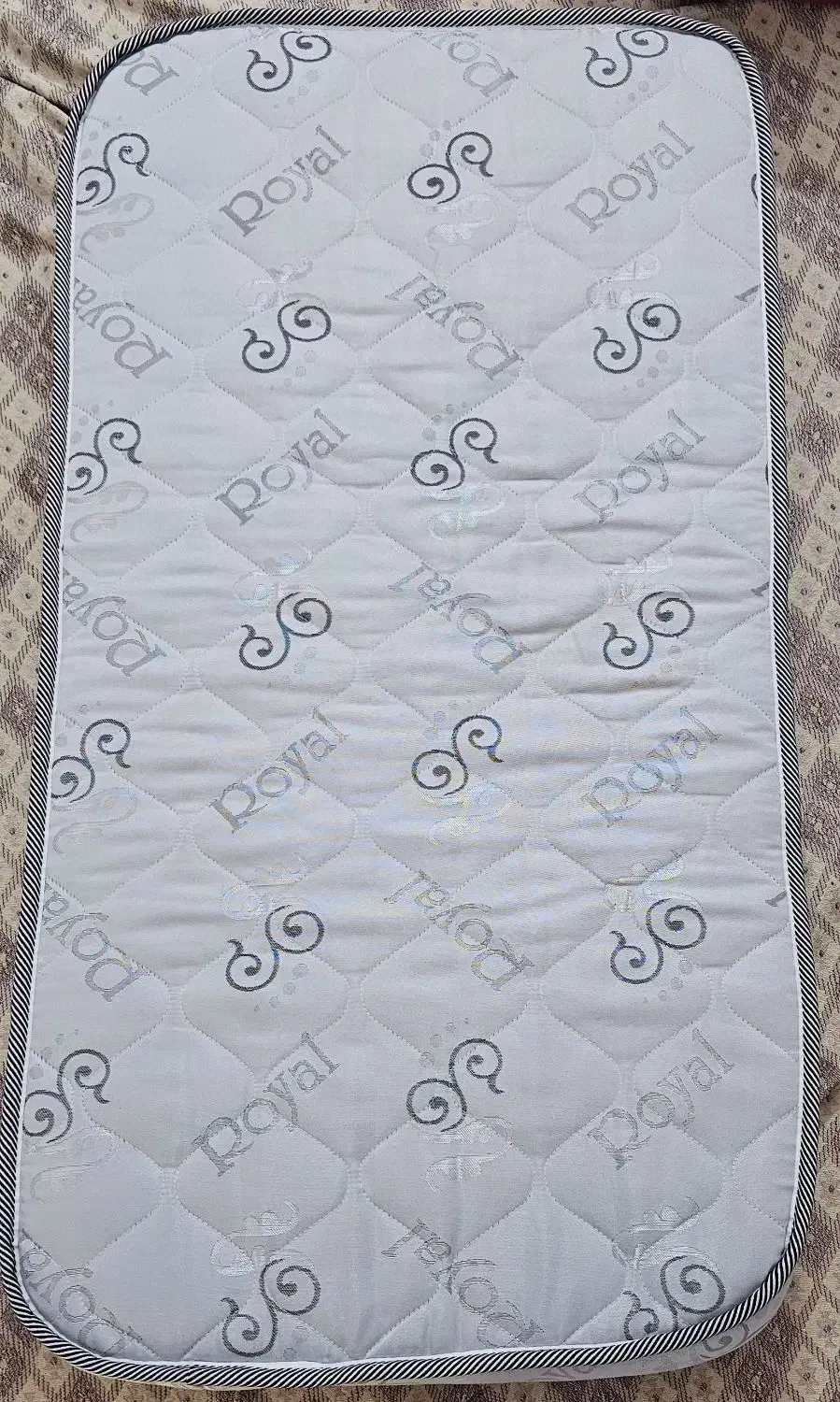 تشت تخت کودک همراه روتختی|تشک تختخواب|قم, باغ کرباسی|دیوار