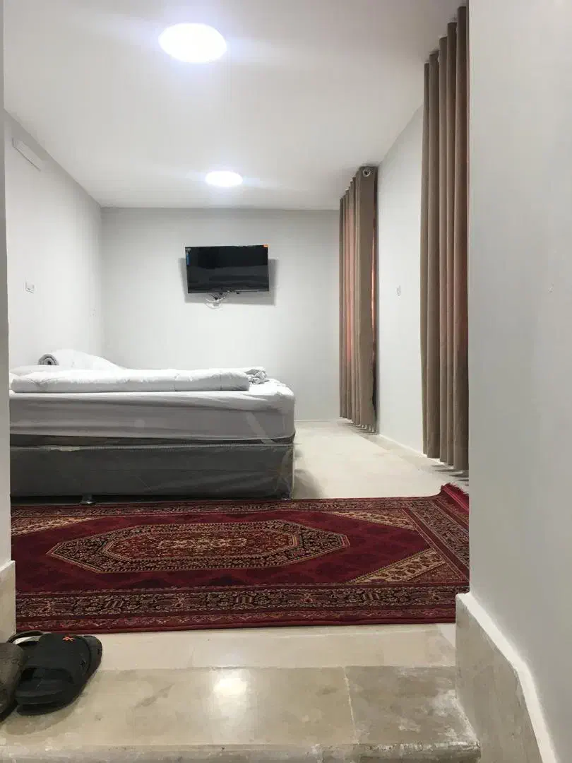 هتل سنتی ایرن(بسیار تمیز)|اجارهٔ کوتاه‌مدت آپارتمان و سوئیت|شیراز, بالا کفت|دیوار
