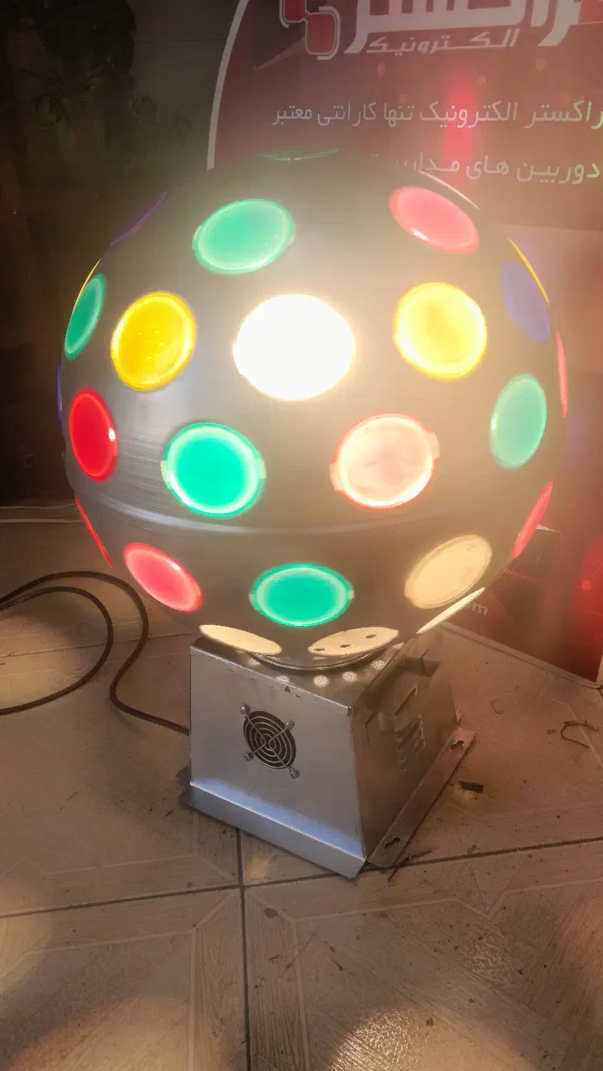 مقداری وسایل برقی ونورپردازی در حدنو|ریسه و چراغ تزئینی|ملایر, |دیوار