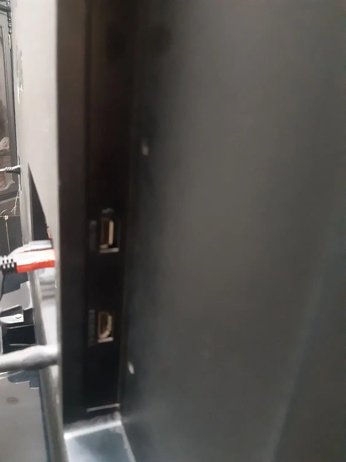 تلویزیون ۴۲ اینچ الجی به همراه میز و دی وی دی|تلویزیون و پروژکتور|اردبیل, |دیوار