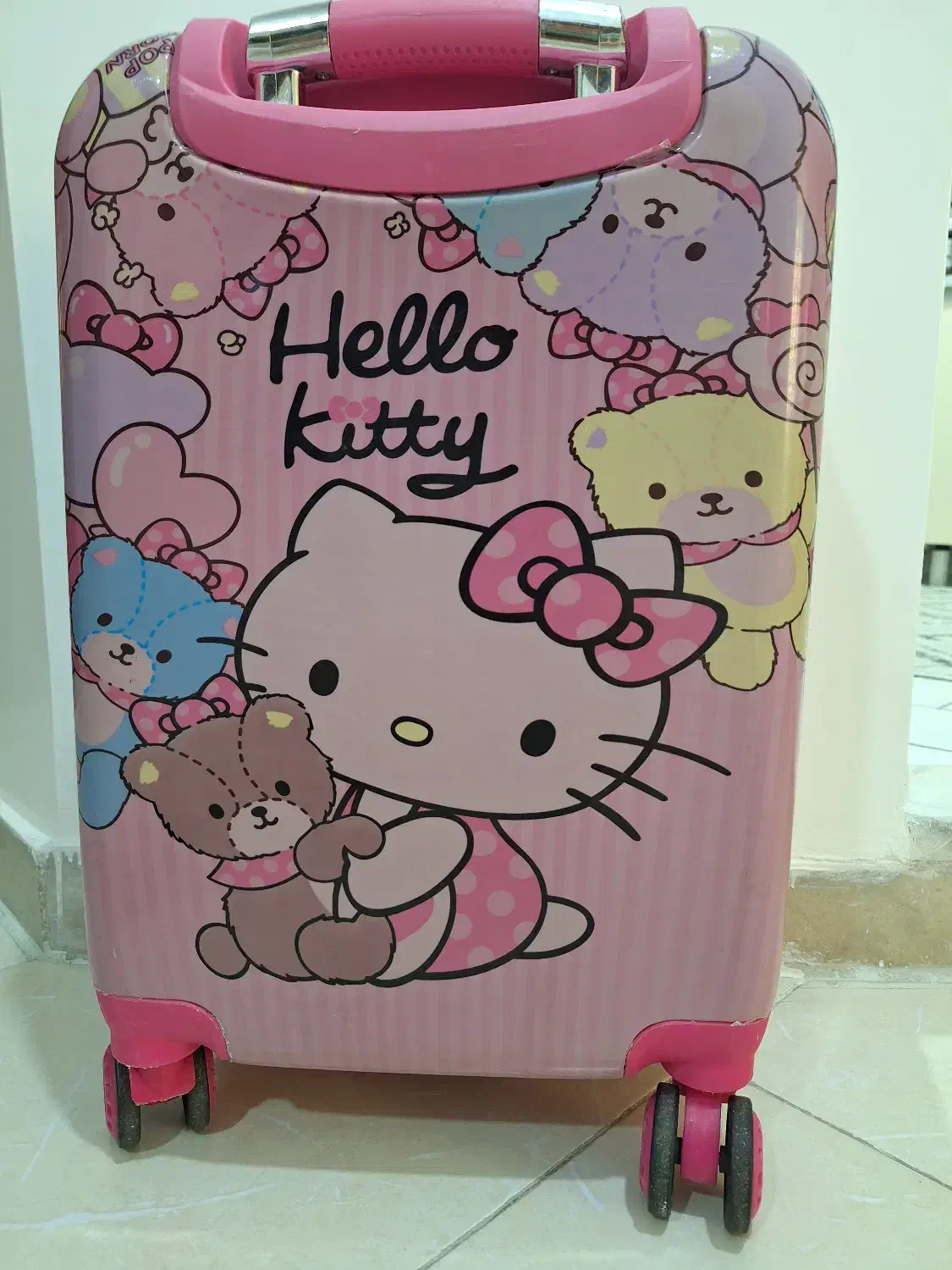 چمدان فایبر گلاس بچگانه کیتی سایز تقریبا متوسط|اسباب و اثاث بچه|تهران, تولید دارو|دیوار