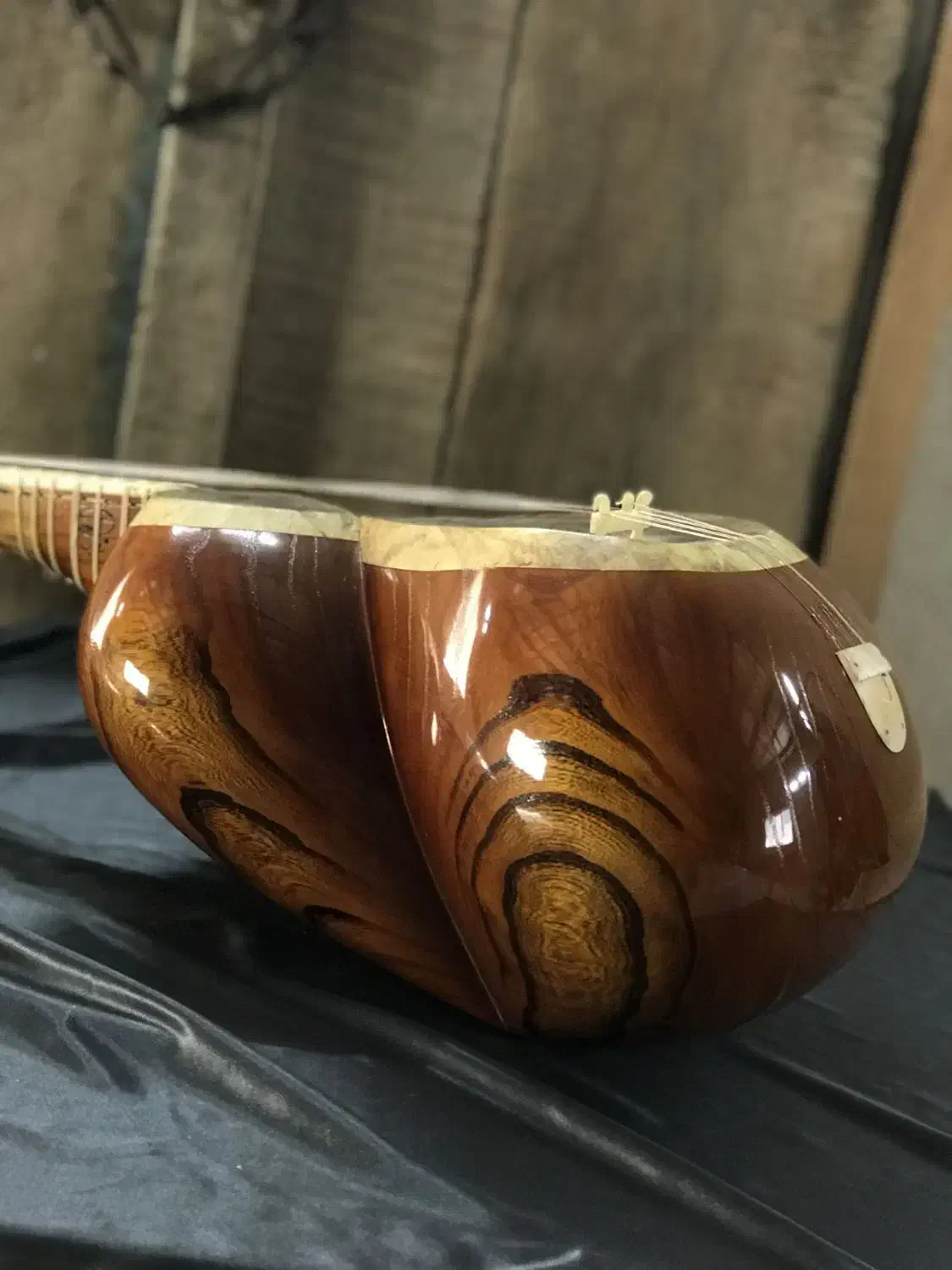 سازگری تار اهورا|سازهای سنتی|کرج, گوهردشت|دیوار