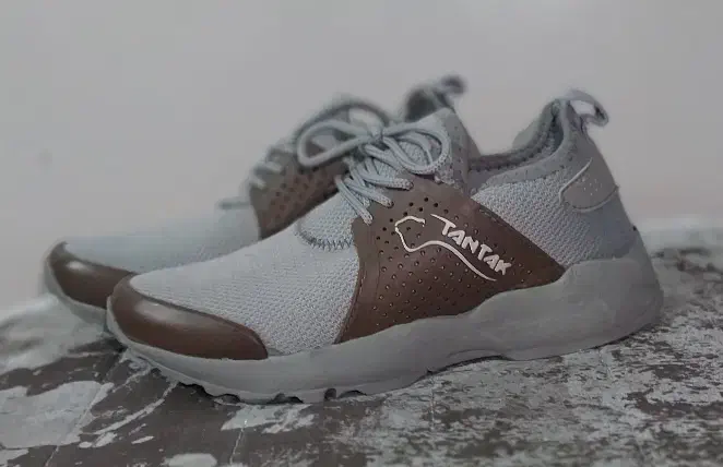 کفش|کیف، کفش، کمربند|دوگنبدان, |دیوار