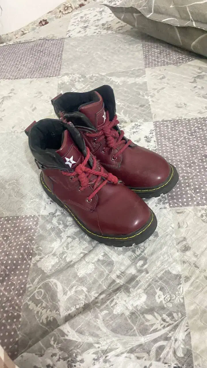 کاپشنو پوتین سایز۳۳|کفش و لباس بچه|بانه, |دیوار