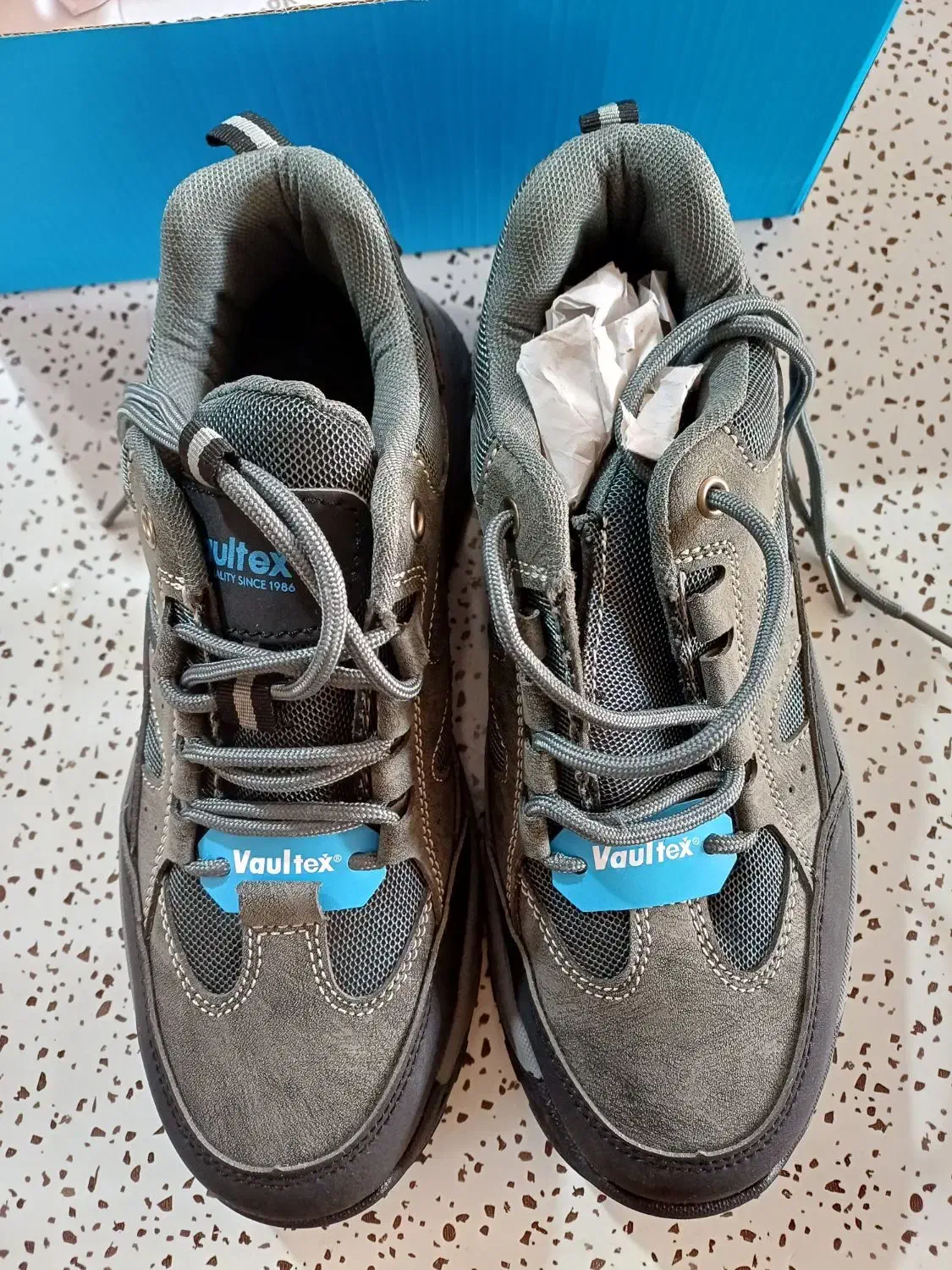 کفش کار سایز۴۲|کیف، کفش، کمربند|اشتهارد, |دیوار