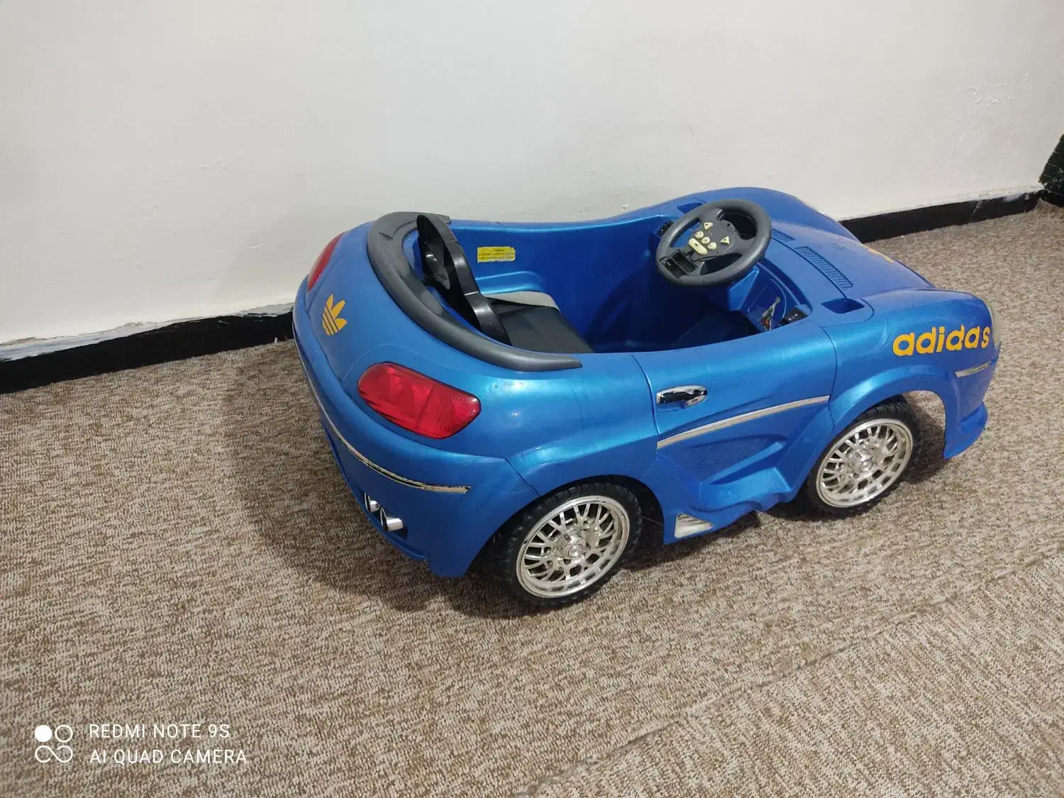 ماشین شارژی|اسباب‌بازی بچه|آبپخش, |دیوار