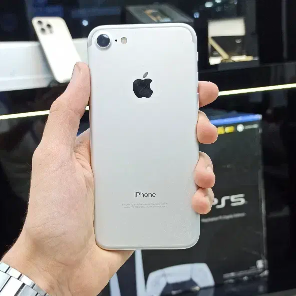 آیفون ۷ به صورت نقد یا از دم اقساط|موبایل|اصفهان, احمدآباد|دیوار