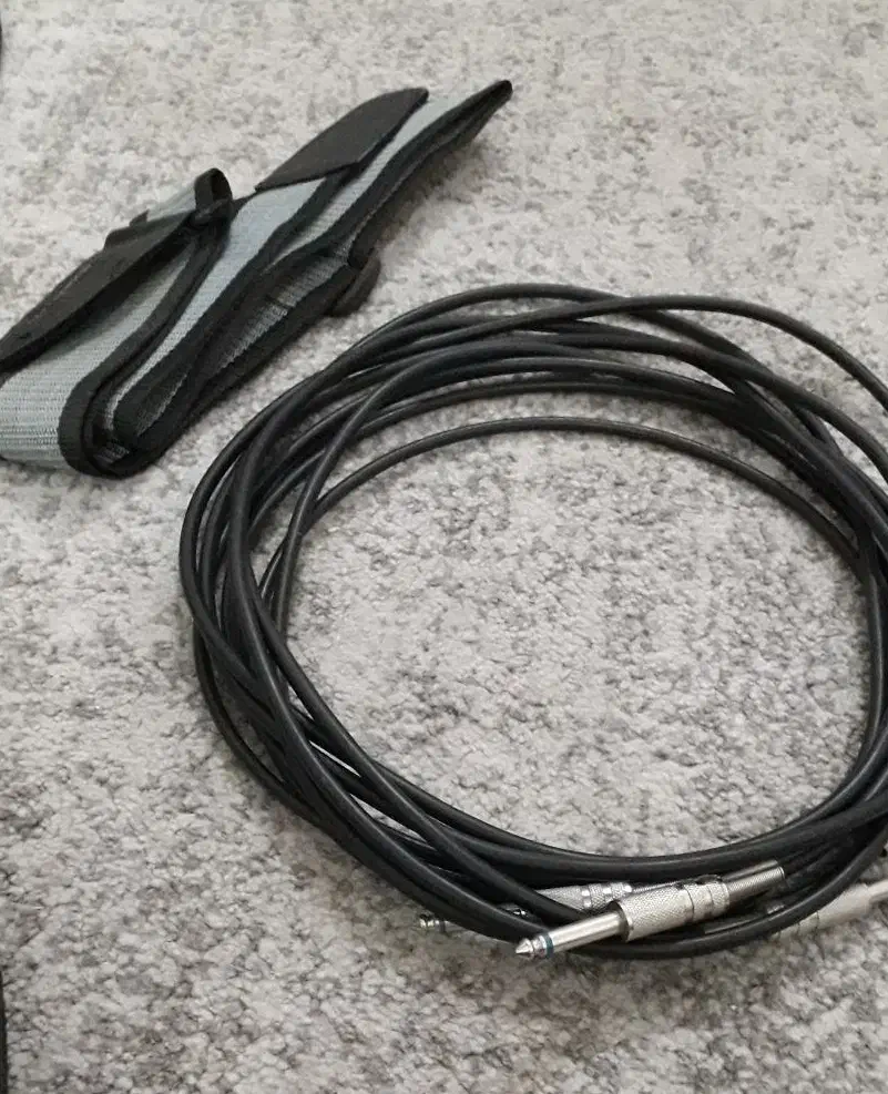 کیف گیتار الکتریک|گیتار، بیس، امپلیفایر|آبادان, |دیوار