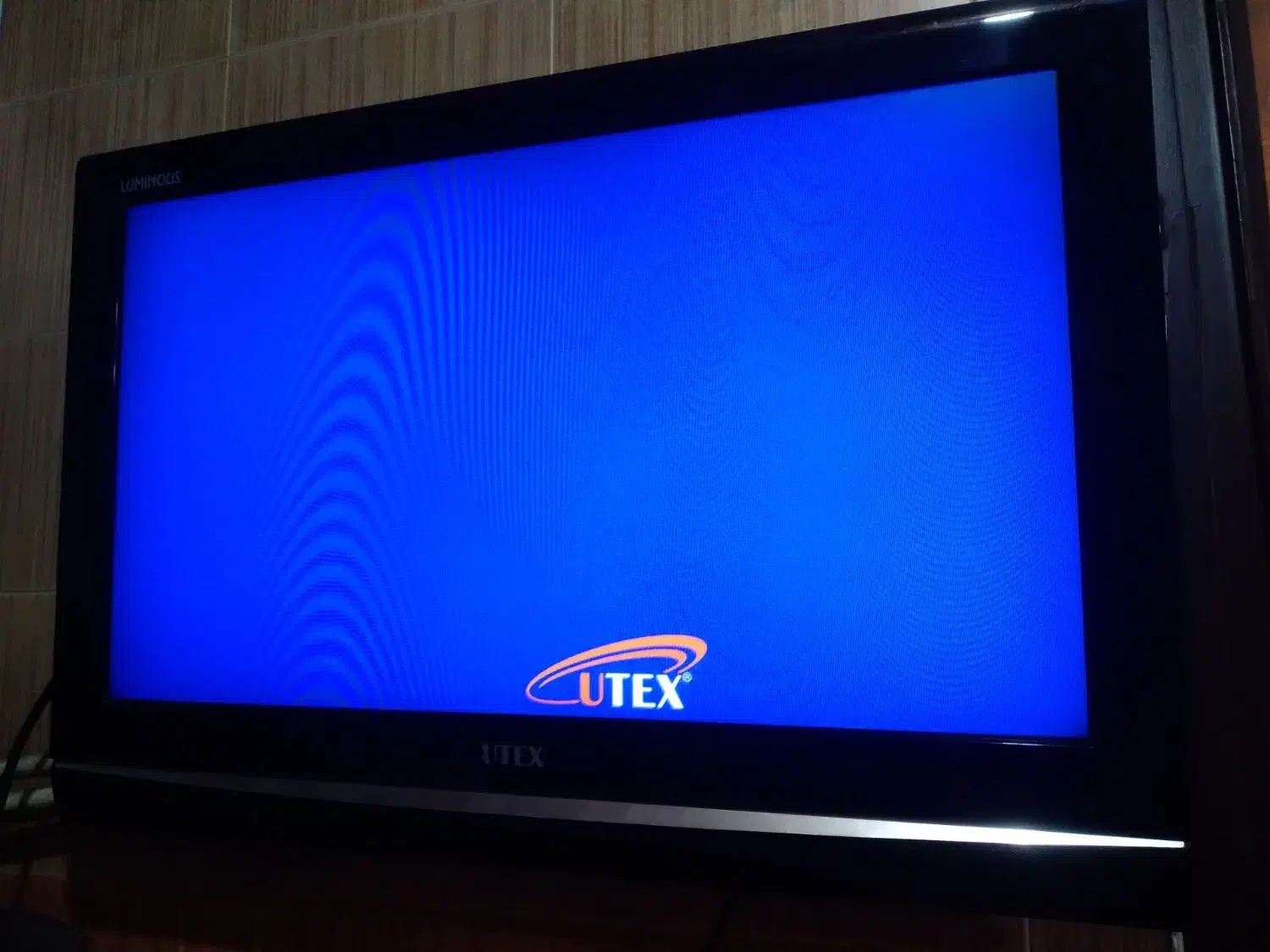 تلویزیون۳۲ اینچ|تلویزیون و پروژکتور|شریفآباد, |دیوار