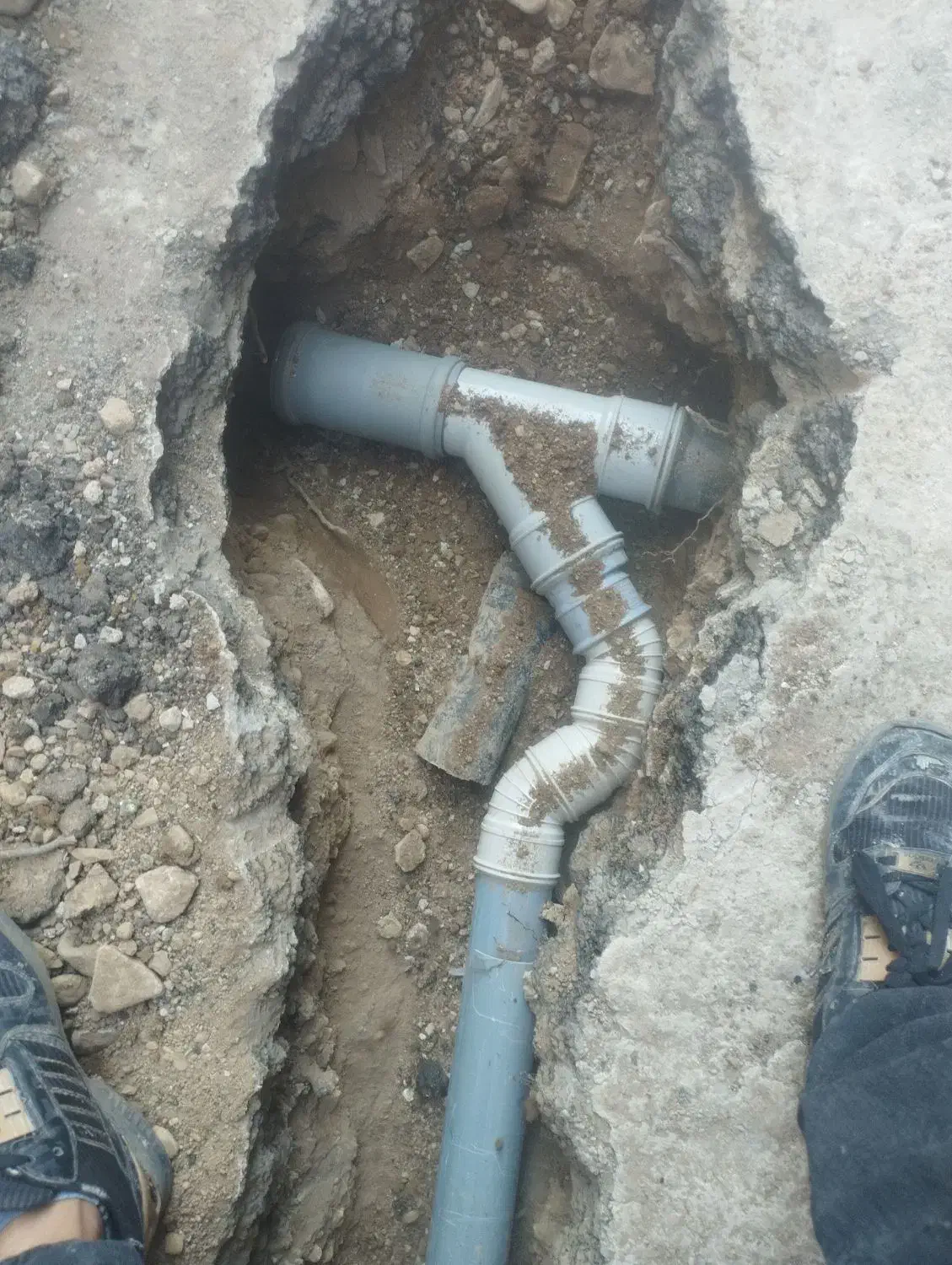 لوله کشی آب و فاضلاب و نصب شیر آلات|خدمات پیشه و مهارت|بومهن, |دیوار