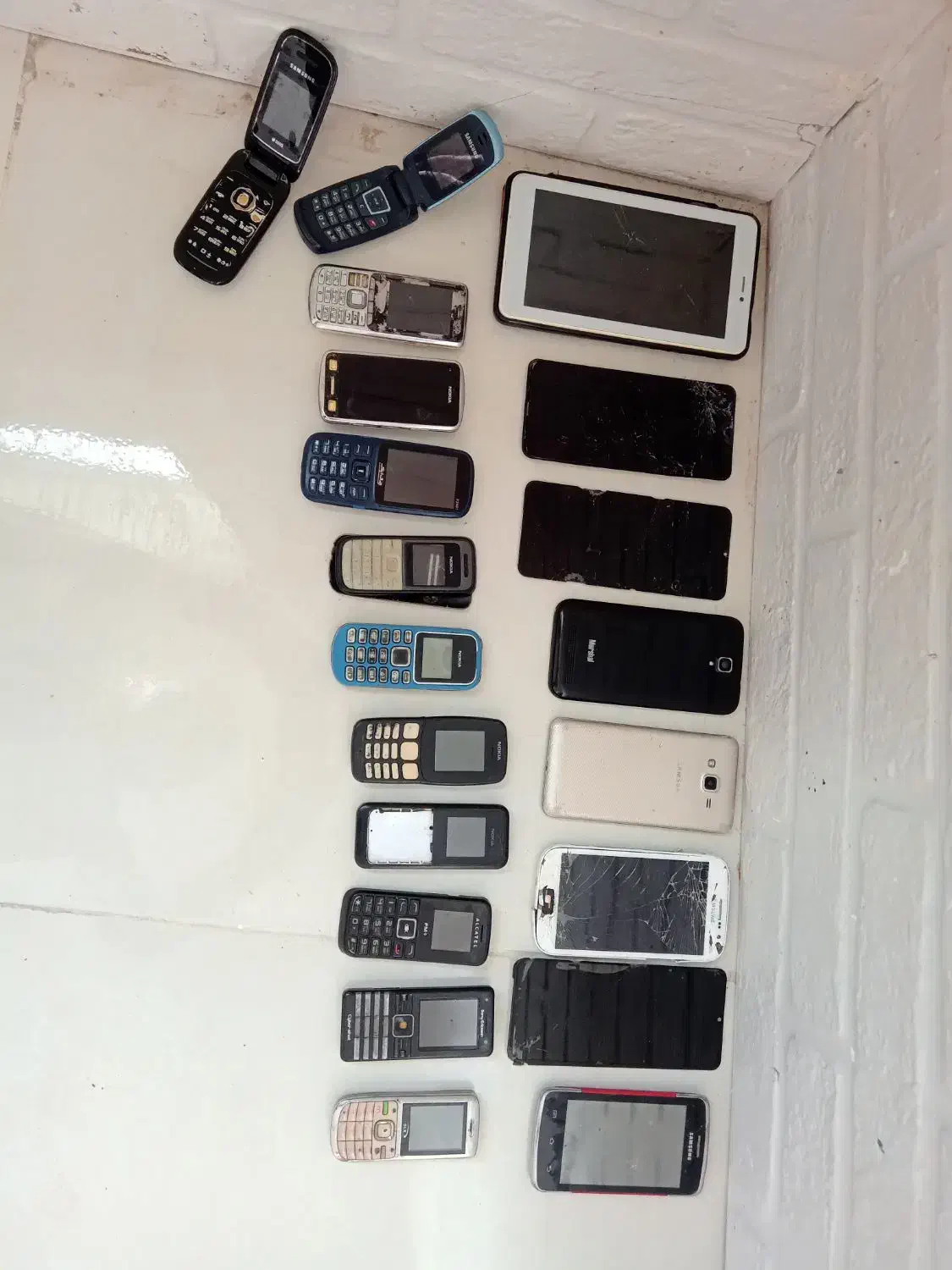 گوشی همراه باقاب|لوازم جانبی موبایل و تبلت|کلاله, |دیوار