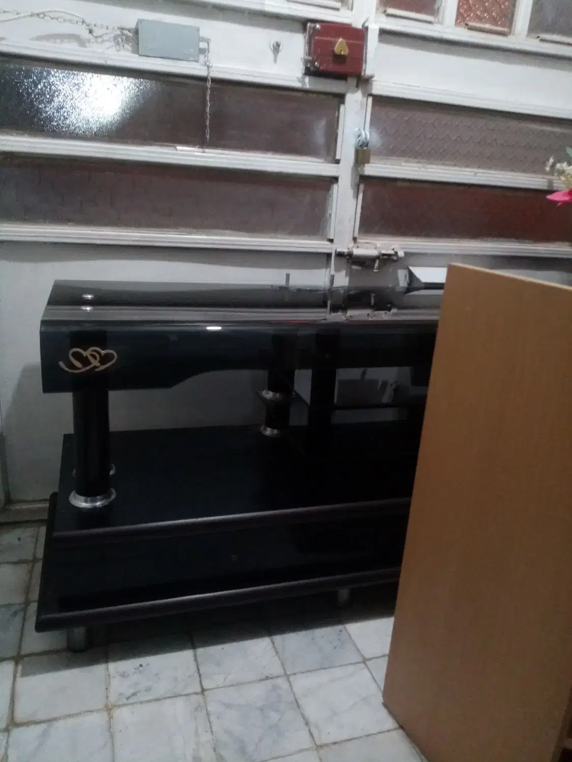 میز تلوزیون شیشه ی|میز تلویزیون|کرمانشاه, |دیوار