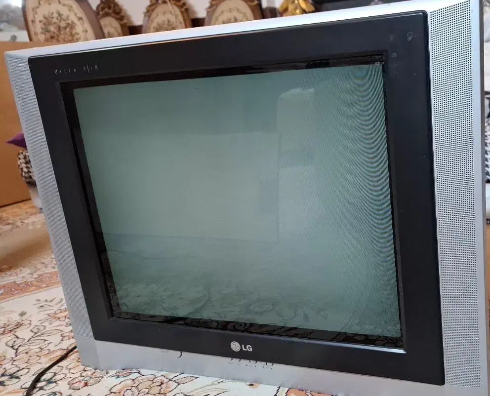 تلویزیون LG21 و میز تلوزیون sonorous|تلویزیون و پروژکتور|شاهین‌شهر, گرگاب|دیوار