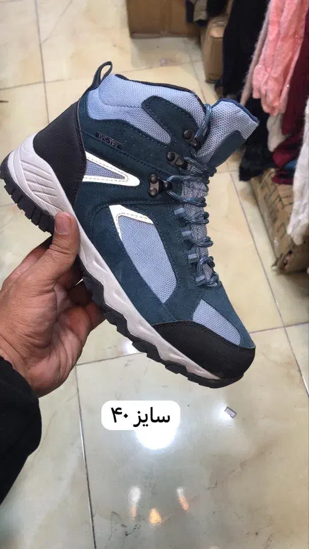 تعدادی کفش های کوهنوردی|کوهنوردی و کمپینگ|کرج, گوهردشت|دیوار