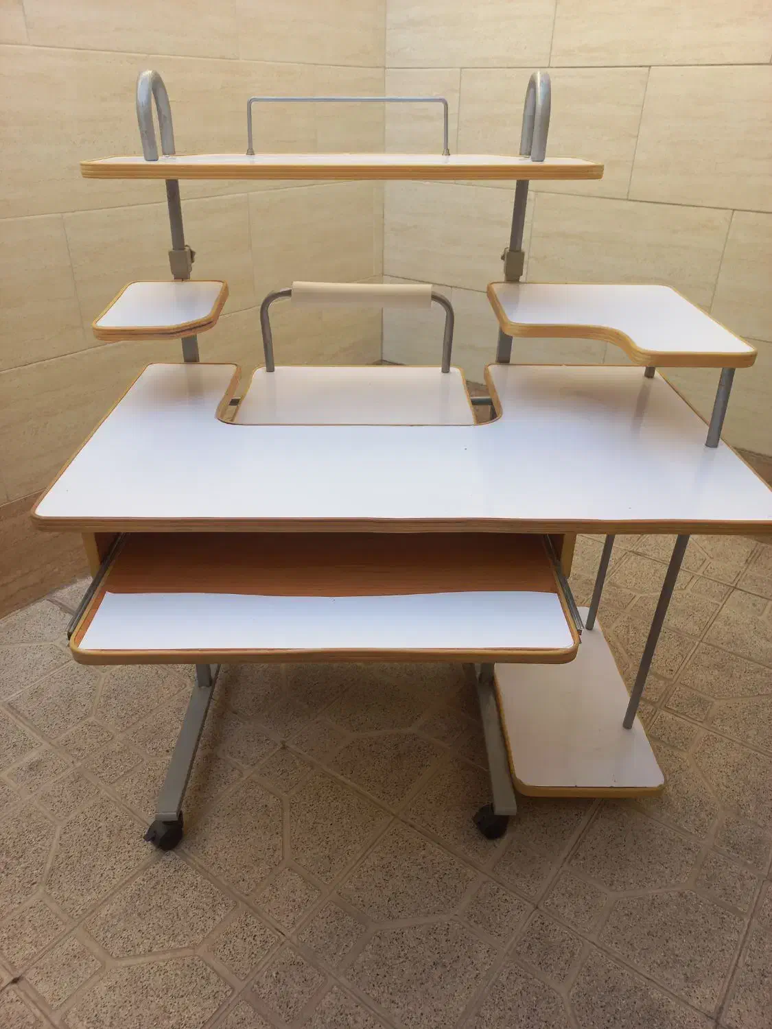 میز کامپیوتر|میز تحریر و کامپیوتر|مشهد, فدک|دیوار