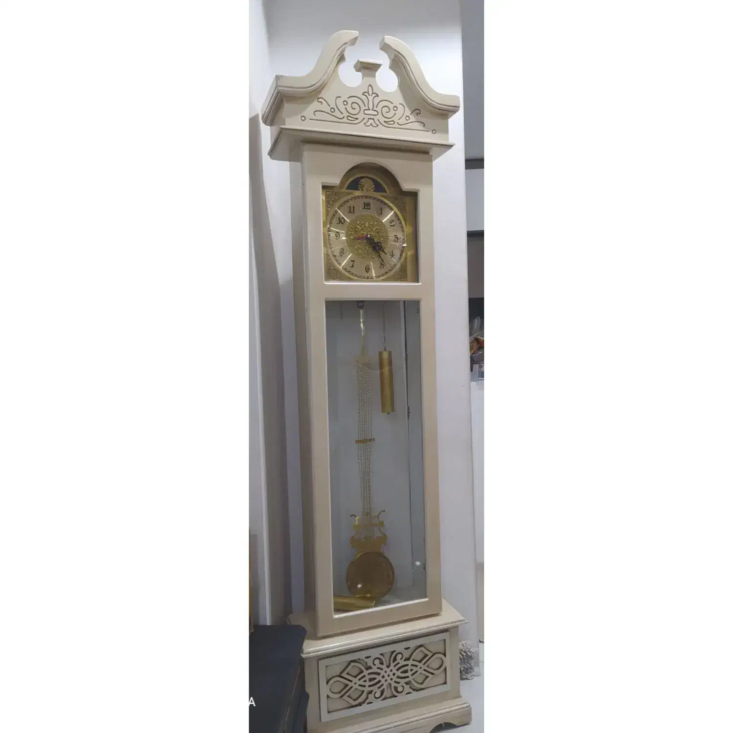 ساعت ایستاده کرم رنگ|ساعت دیواری و تزئینی|سبزوار, کاشفی شمالی (دادگستری)|دیوار