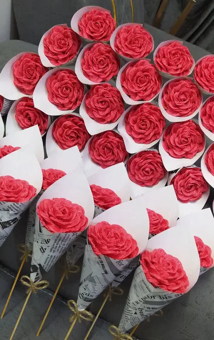 شاخه گل رز مصنوعی هدیه روز دانش آموز باکس گیفت|گل مصنوعی|مشهد, انقلاب|دیوار
