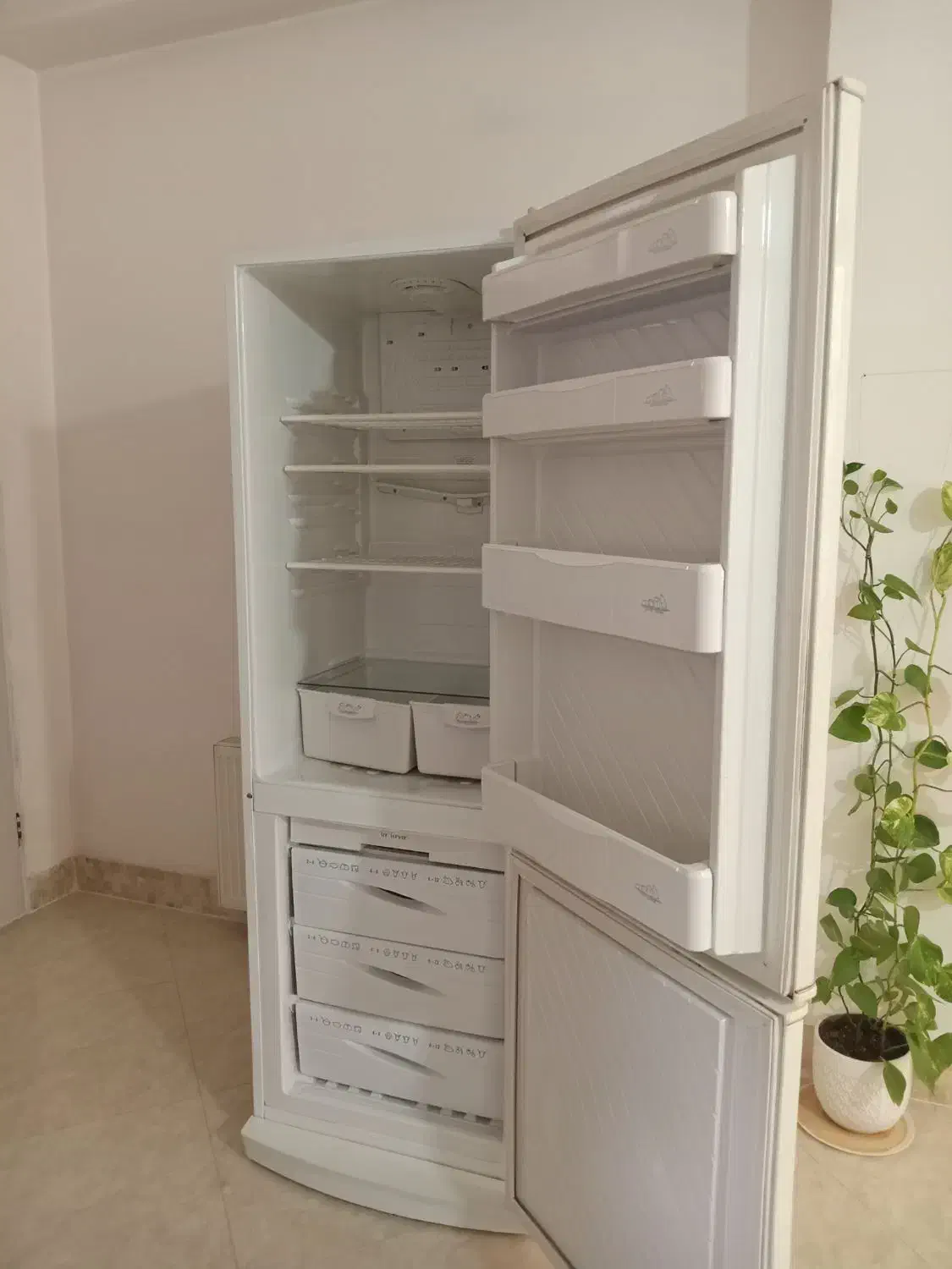 یخچال|یخچال و فریزر|زرندیه, |دیوار