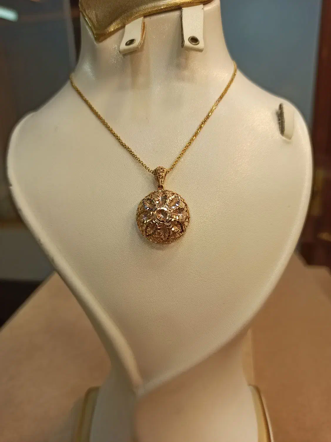 پلاک آوا|جواهرات|قم, نیروگاه|دیوار