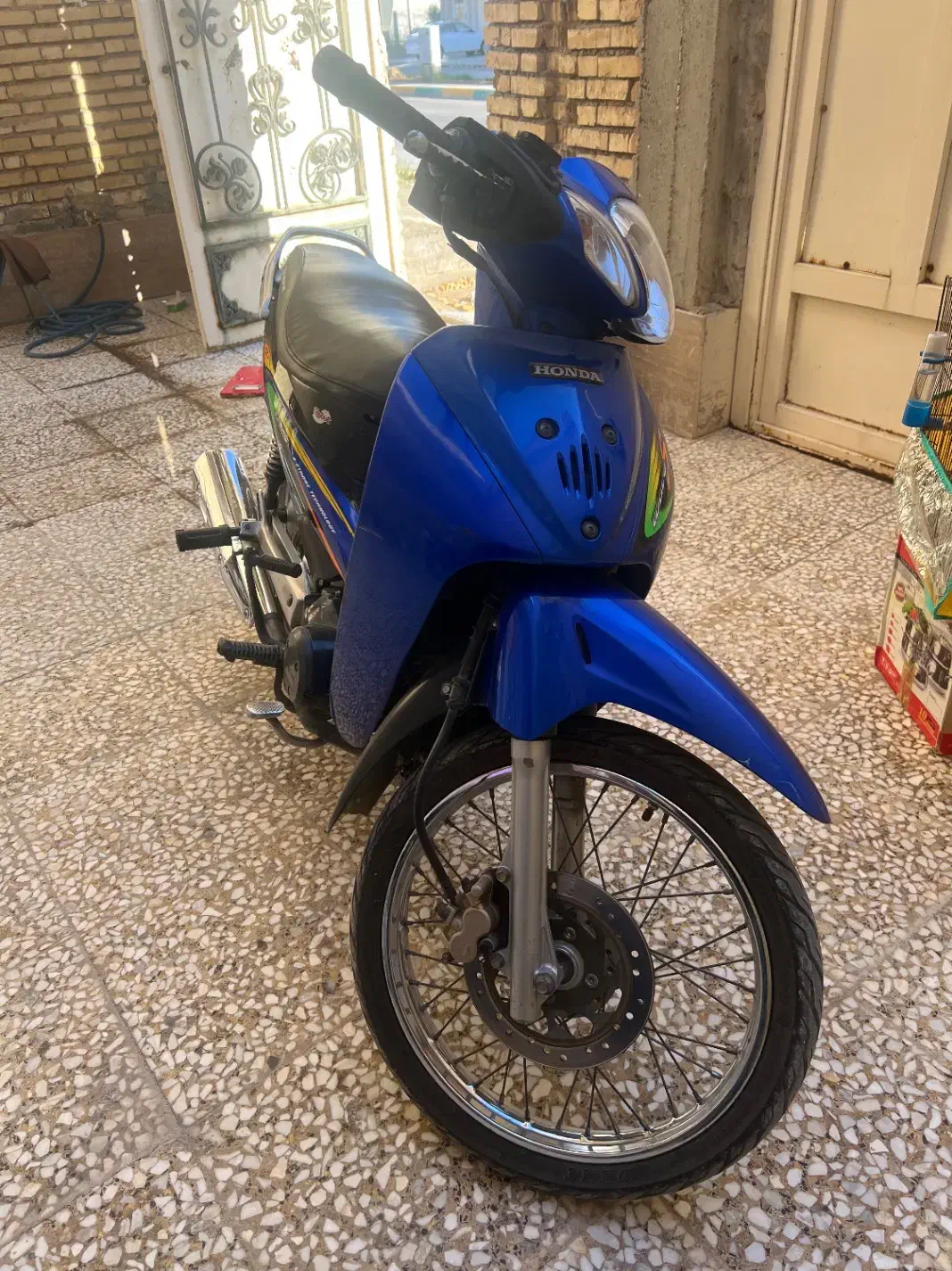 موتور ویو|موتورسیکلت|دیلم, |دیوار