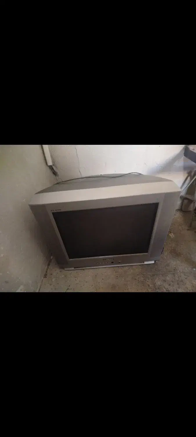 تلویزیون سنام سالم سالم تا بحال تعمیر نشده|تلویزیون و پروژکتور|تهران, آذری|دیوار