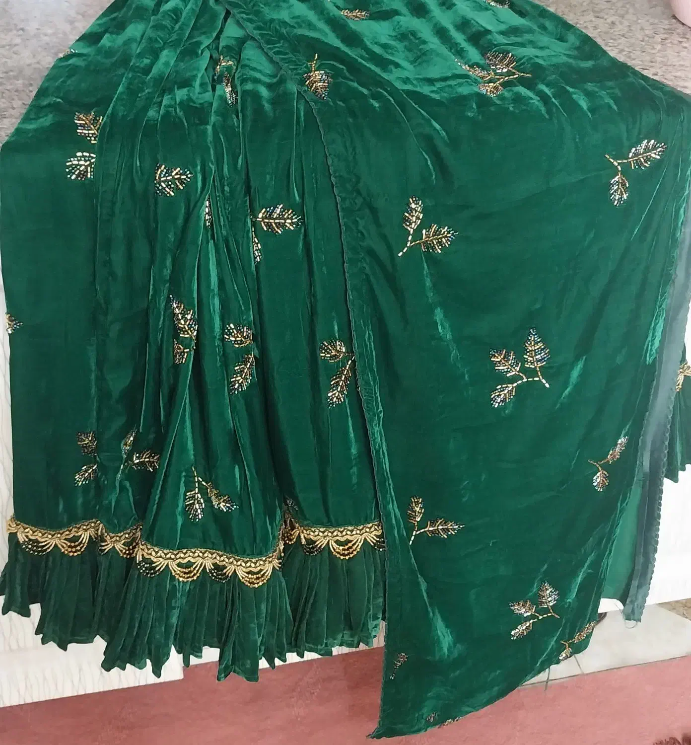 لباس|لباس|یاسوج, |دیوار