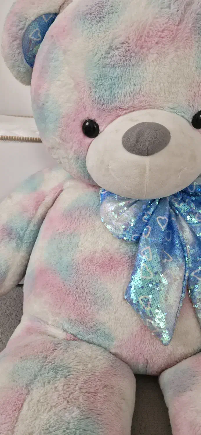 عروسک|اسباب‌بازی بچه|رباط‌کریم, رباط‌کریم|دیوار