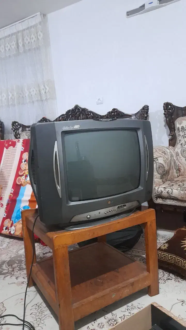 تلویزیون ۲۱ اینچ|تلویزیون و پروژکتور|اردبیل, |دیوار