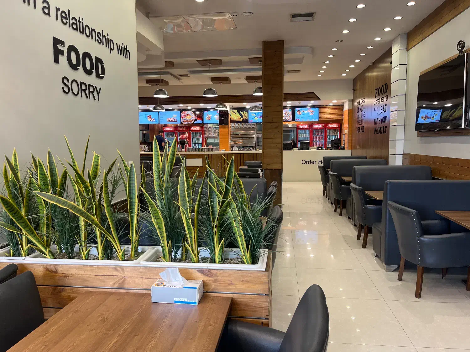 صندوقدار خانم|استخدام خدمات فروشگاه و رستوران|تهران, پاسداران|دیوار