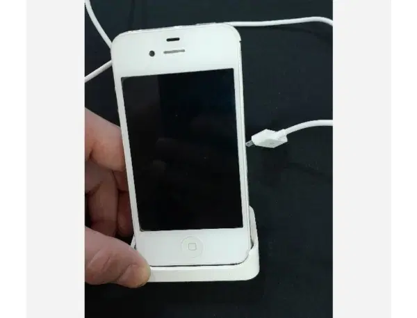 آیفون فور اس لاکاغذی. iPhone 4s در حد آکبند|موبایل|اصفهان, برازنده|دیوار