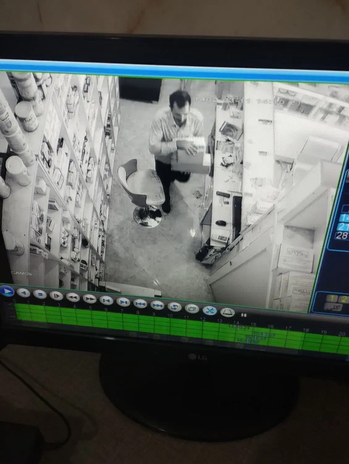 ۸۰ متر مربع دکور کامل داروخانه  ۶۰ میلیون تومان|کتابخانه، شلف، قفسه‌های دیواری|تهران, جوادیه تهرانپارس|دیوار