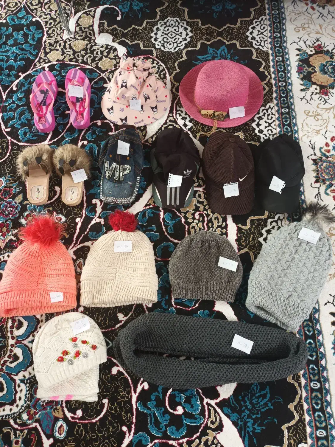 کلاه و دمپایی|کیف، کفش، کمربند|حمیدیا, |دیوار